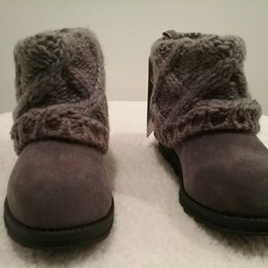 Muk Luks Patti Moccasins - Size 6